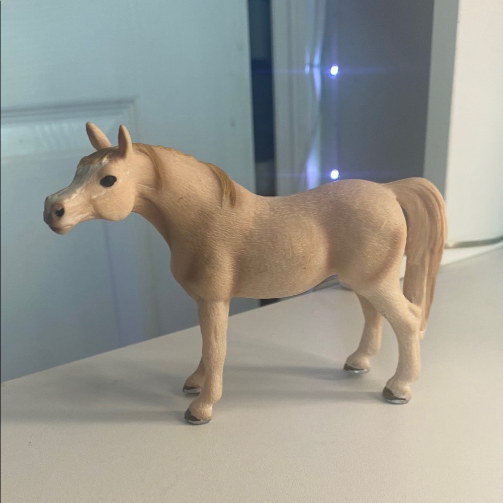 Elegant Tan Schleich Horse